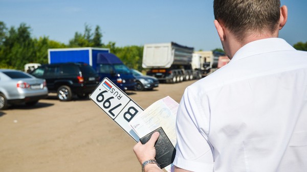 Водителям в РФ объяснили, почему ГИБДД может отказать в регистрации автомобиля