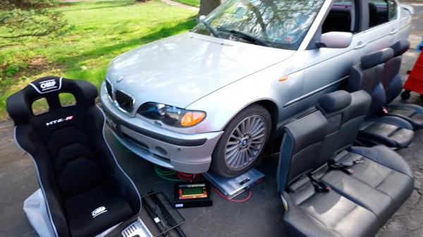 Блогер решил максимально облегчить BMW, убрав из неё всё &laquo;лишнее&raquo;