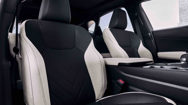 Компания Lexus представила кроссовер NX второго поколения