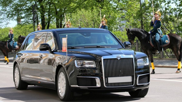 СМИ сравнили мощности автомобилей президентов России и США