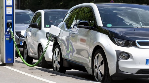 К 2033 году электрические авто выйдут на первое место по продажам быстрее, чем ожидалось