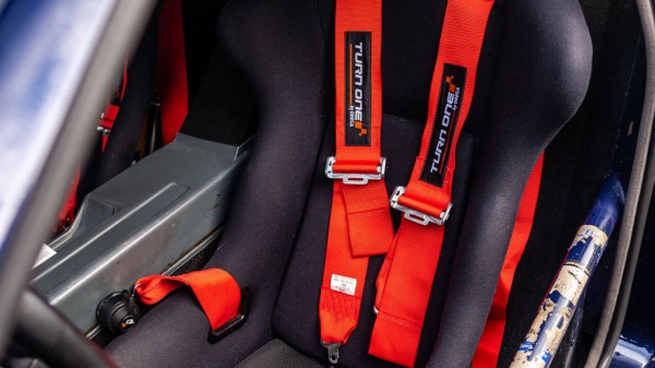 На продажу выставлен редчайший французский суперкар Venturi 400 Trophy 1992 года