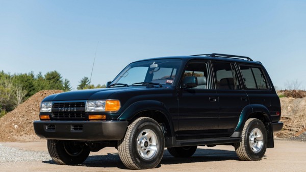Toyota Land Cruiser 80 1994 года выпуска с пробегом 1600 км продали за 10 млн рублей