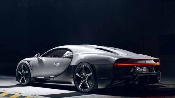 Bugatti представила новый эксклюзивный гиперкар Chiron Super Sport