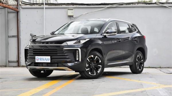 Новый кроссовер Exeed TXL сфотографировали в Подмосковье