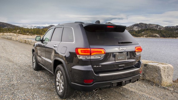 Компания Jeep отзывает на рынке России почти 1,5 тысячи автомобилей