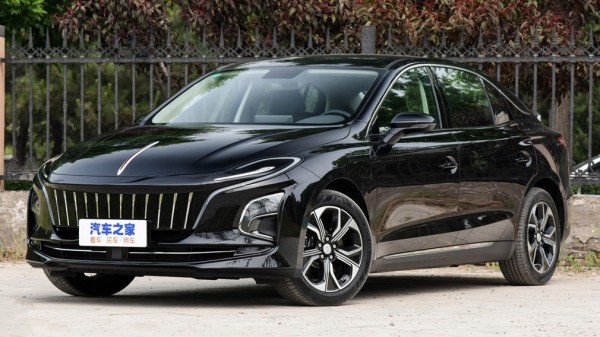 Представлен новый седан Hongqi E-QM5