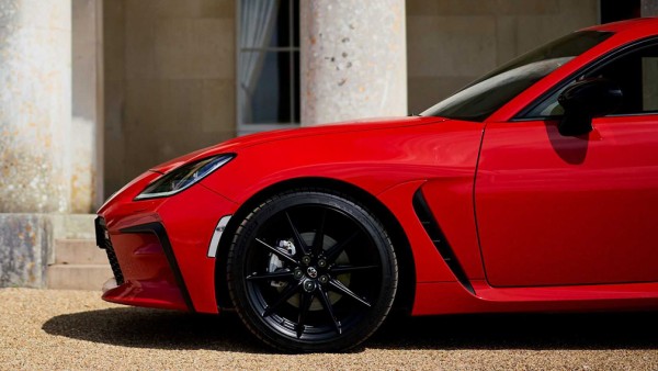 Компания Toyota покажет в Гудвуде новое спорткупе GR 86