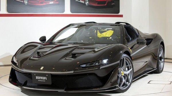 На продажу выставлен редчайший Ferrari J50 2019 года выпуска за 3,6 млн долларов