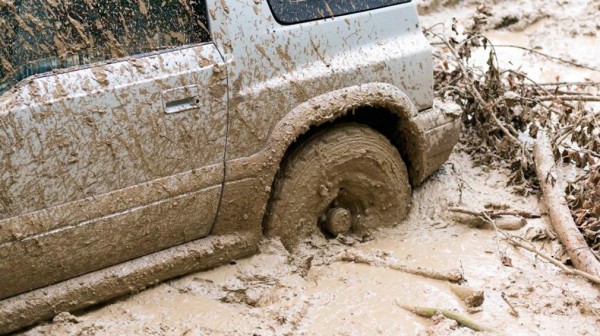 Эксперты издания &laquo;За рулем&raquo; назвали 3 главных постулата для тех, кто съезжает с асфальта