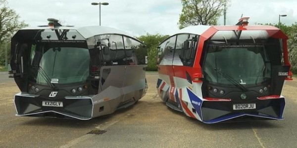 Беспилотный автобус пугающий людей