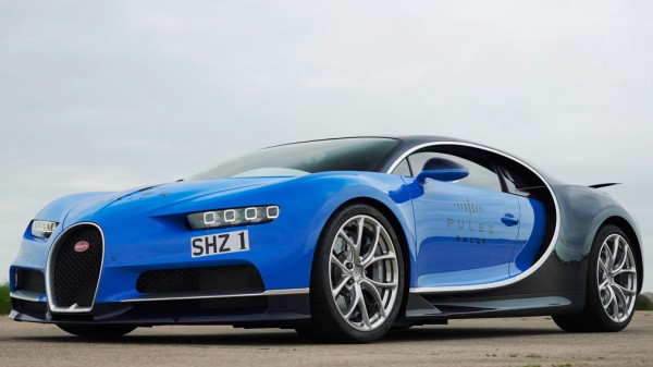 Bugatti Chiron сравнили с болидом Формулы-1 на прямой