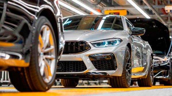 Компания BMW сократит производственные расходы на четверть