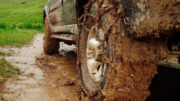 Эксперты издания &laquo;За рулем&raquo; назвали 3 главных постулата для тех, кто съезжает с асфальта