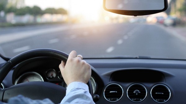 В Европе предлагают запретить рекламу машин с бензиновыми и дизельными моторами