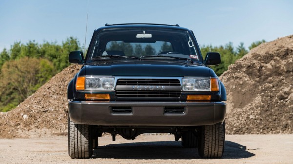 Toyota Land Cruiser 80 1994 года выпуска с пробегом 1600 км продали за 10 млн рублей