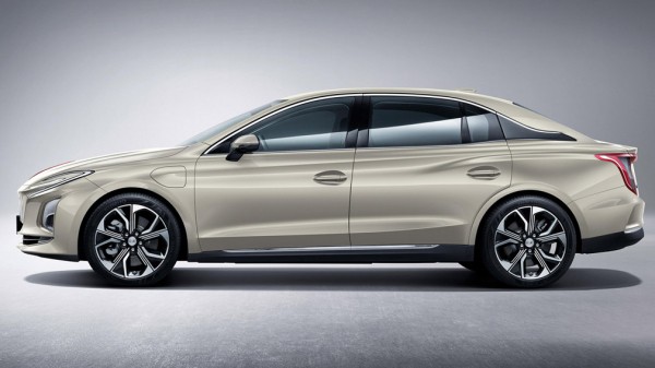 Представлен новый седан Hongqi E-QM5