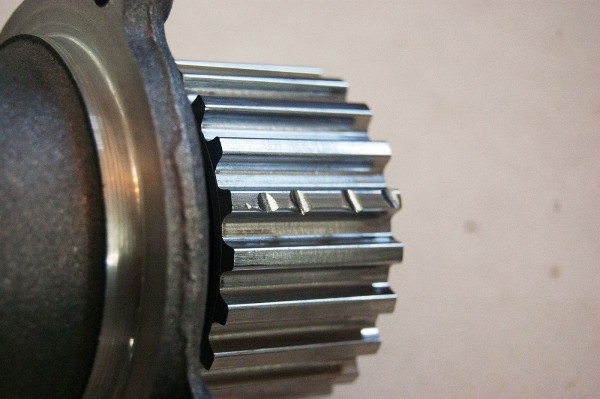 Оригинал или китайский аналог в два раза дешевле: разбираем и сравниваем водяные помпы