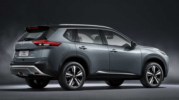 В Сети показали новый Nissan X-Trail во внедорожном тюнинге