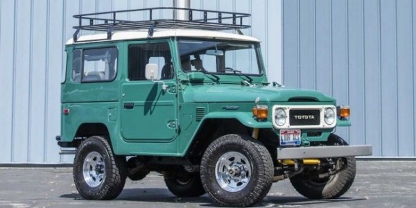 Такая только у Тома Хэнкса: голливудский актер продает свой Land Cruiser