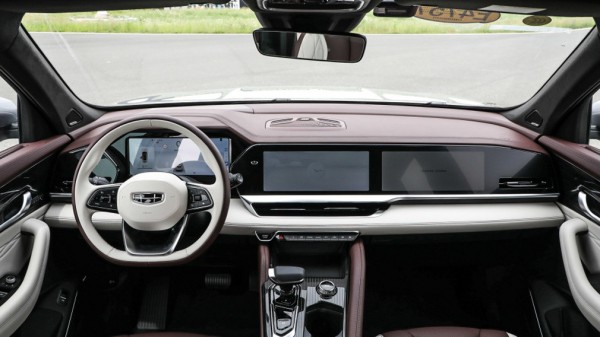 Компания Geely начала продажи большого кроссовера Xingyue L в Китае