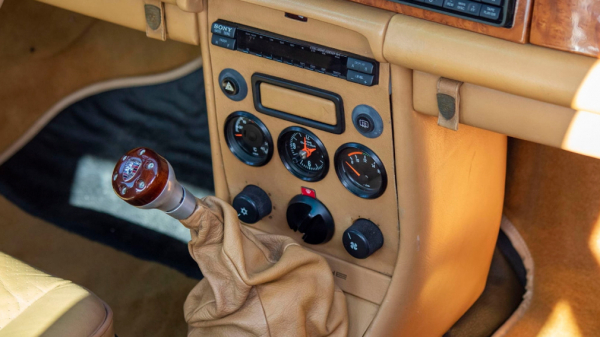 На аукционе продадут уникальный Porsche 930 Turbo Slantnose 1987 года