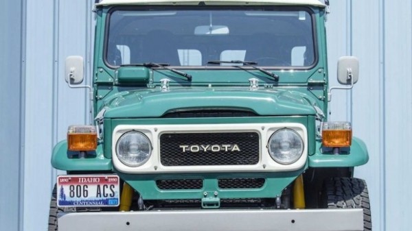 Такая только у Тома Хэнкса: голливудский актер продает свой Land Cruiser