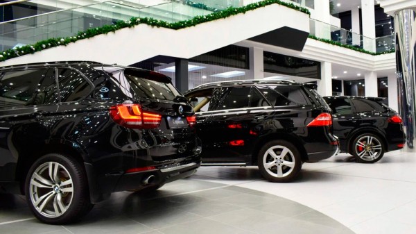 Стало известно, сколько премиальных автомобилей с пробегом куплено в РФ