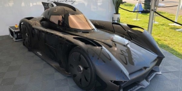 Англичане строили электрокар с огромной прижимной силой, а получился &laquo;Бэтмобиль&raquo;