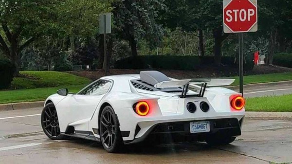 В Сети появились шпионские фото Ford GT в исполнении Send-Off Edition