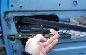 Центральный замок в машине: как работает и установка ЦЗ