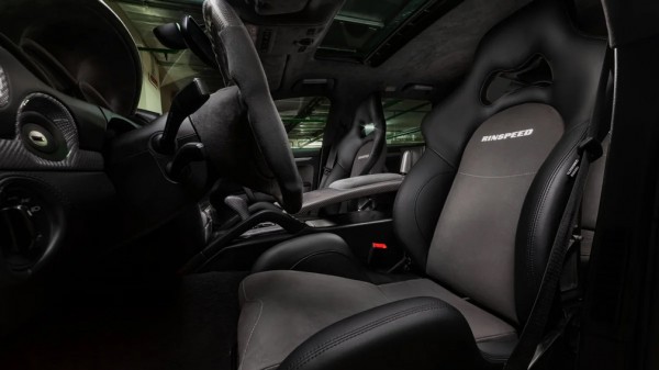 В РФ продают один из самых редких Porsche Cayenne за 33 млн рублей