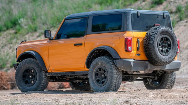 Покупатели Ford Bronco начали массово жаловаться на проблемы с крышей