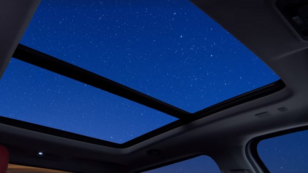 Пикап Toyota Tundra нового поколения получил заднее стекло с электроприводом