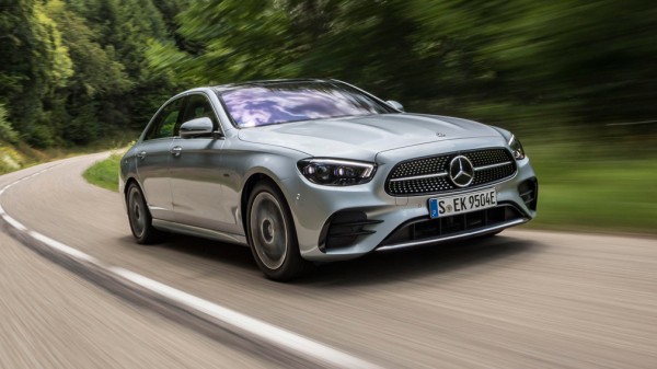 Стало известно, сколько премиальных автомобилей с пробегом куплено в РФ