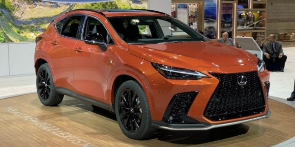 Новый Lexus NX официально дебютировал в Чикаго