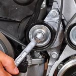 Почему возникает свист ремня генератора: способы ремонта