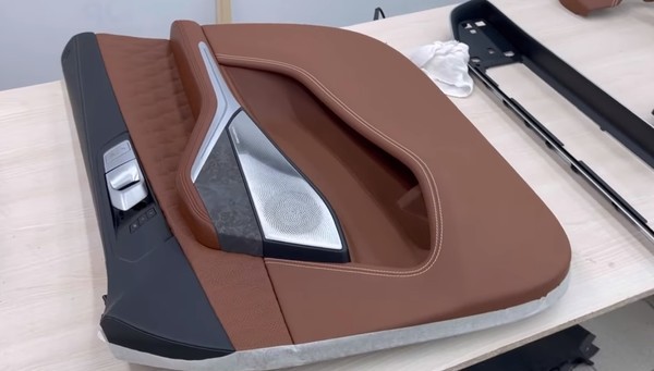 Сколько стоит перетяжка салона авто: цены и фото