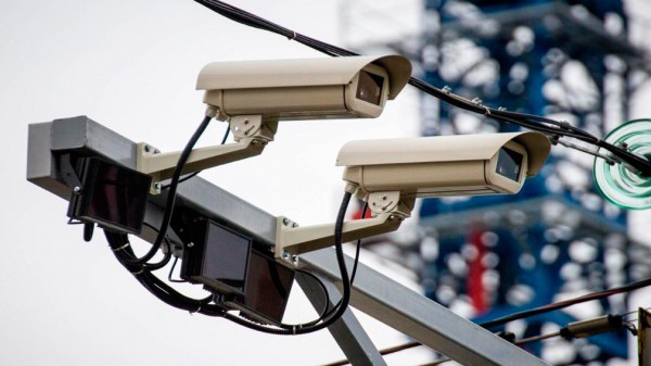 Выяснилось, что новые квадратные автомобильные номера из Японии и США плохо распознают камеры ГИБДД