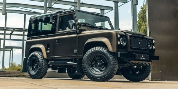 Heritage Customs Vintage поддержал лаконичность Дефендера декором