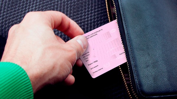 Названы нарушения, за которые инспекторы ГИБДД могут изъять авто