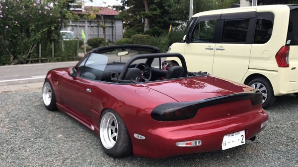 На продажу выставлена необычная Mazda MX-5 первого поколения за 1,2 млн иен