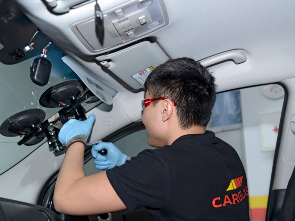 Краткий курс стекловедения: что нужно знать, если вы планируете менять стекло в машине