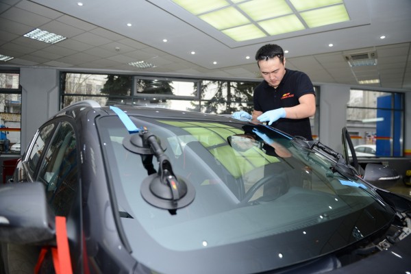 Краткий курс стекловедения: что нужно знать, если вы планируете менять стекло в машине