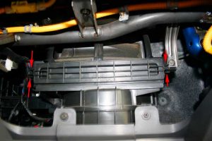 Салонный фильтр Киа Рио: как заменить самому