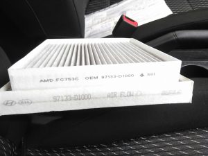 Салонный фильтр Киа Рио: как заменить самому