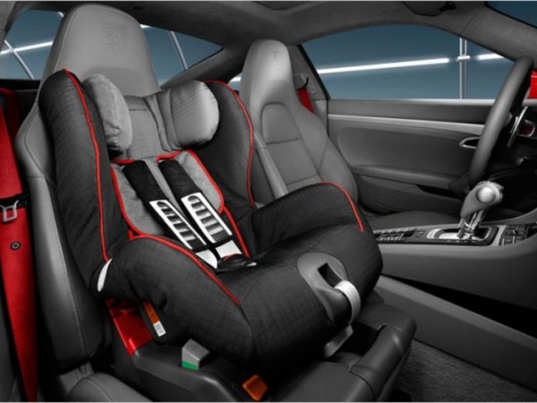 Установка детского кресла в автомобиле: правила и рекомендации