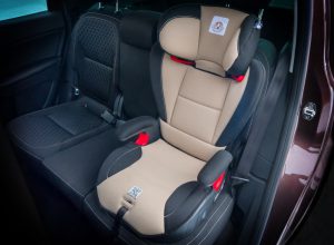 Установка детского кресла в автомобиле: правила и рекомендации