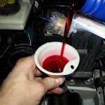 Замена жидкости гидроусилителя руля: как заменить масло ГУР самому