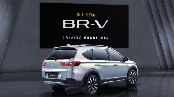 Компания Honda представила семиместный кроссовер BR-V второго поколения